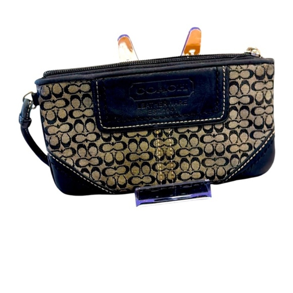 COACH MONOGRAM WRITLET POUCH EUC AUTHENTIC